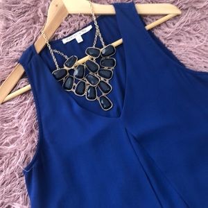 Carbon blue top with necklace